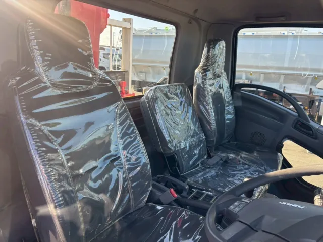 いすゞ フォワード 2PG-FRR90S1(2WD)の写真8