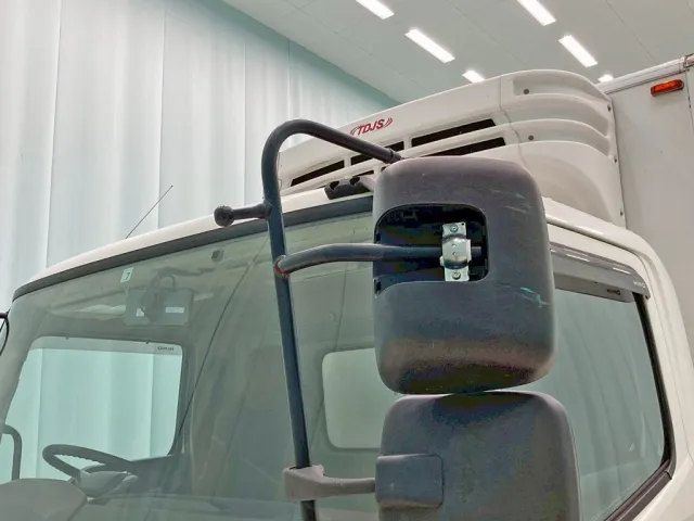 フロントアンダーミラー欠品 及び 助手席側サイドミラー取り付け部カバーが欠品しています。|日野 レンジャー 2KG-FC2ABG(2WD)の写真39