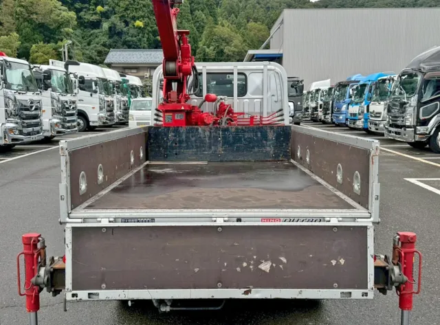 床は板張りです。|日野 デュトロ 2RG-XZU605M(2WD)の写真9