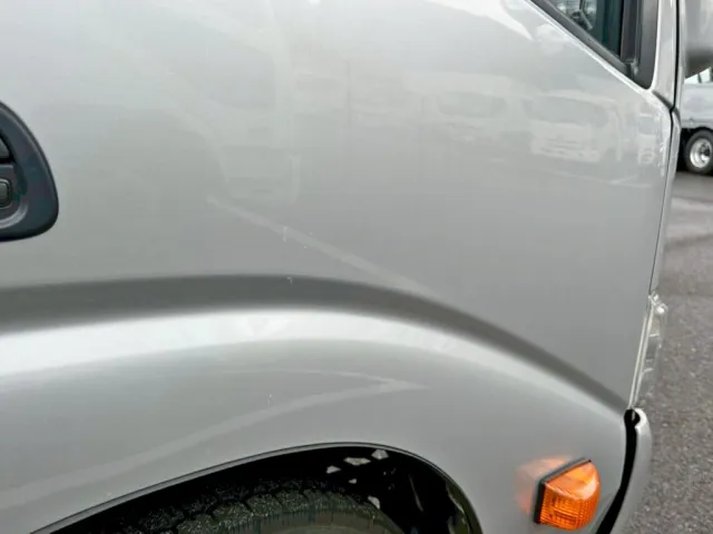 運転席ドアに小キズがあります。|日野 デュトロ 2RG-XZU605M(2WD)の写真26