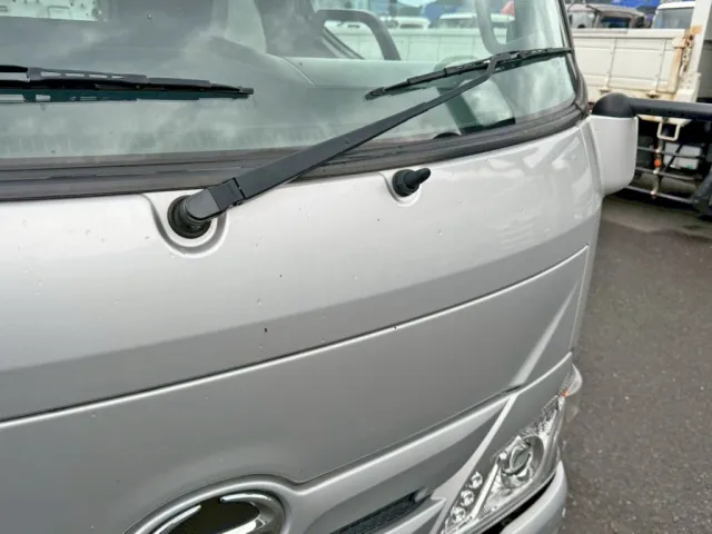 フロントパネルに小キズがあります。|日野 デュトロ 2RG-XZU605M(2WD)の写真29