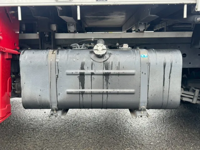 燃料タンクは80Lです。|日野 デュトロ 2RG-XZU605M(2WD)の写真30