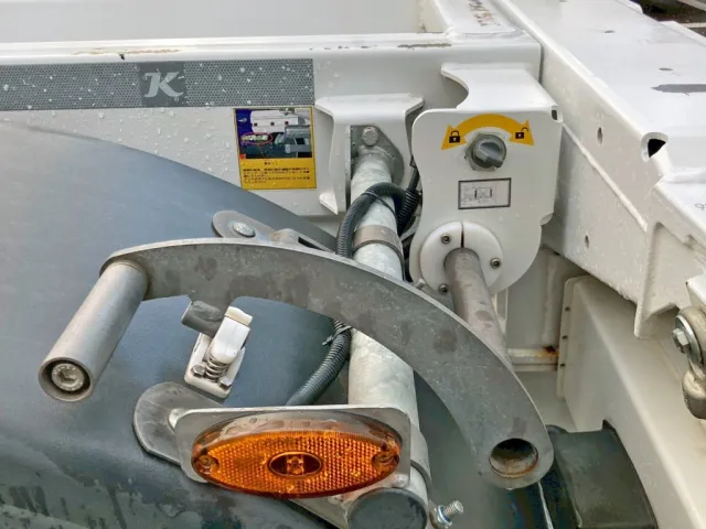 リヤのロック 及び 伸長用のハンドルです。|その他  不明の写真12