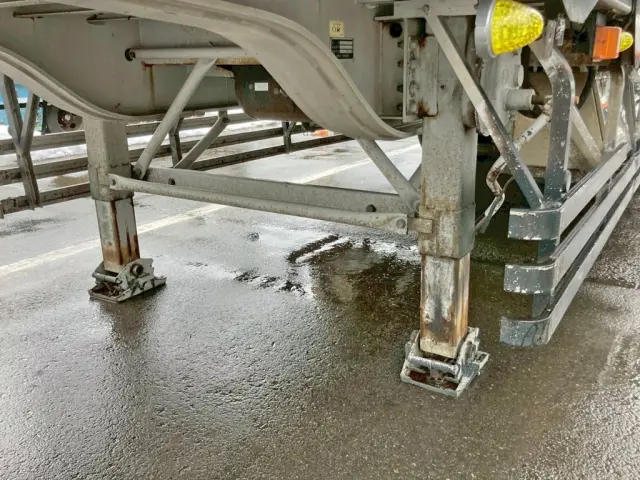脚は手動式です。|トレクス トレクス PFB34113改の写真40