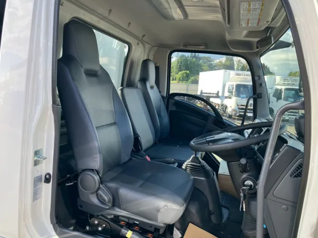 いすゞ フォワード 2RG-FRR90S1(2WD)の写真6