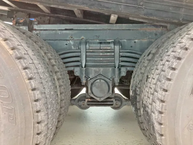 リーフサスです。|UDトラックス クオン QKG-CG5ZLの写真5