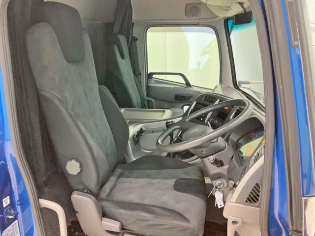 UDトラックス クオン QKG-CG5ZLの写真8