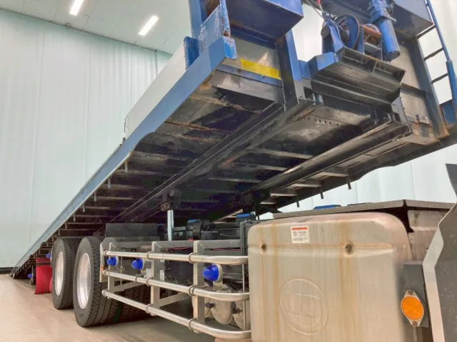 UDトラックス クオン QKG-CG5ZLの写真18