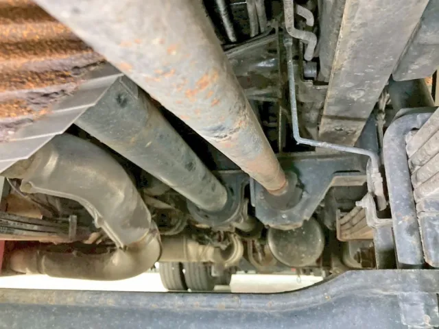 下回りの状態です。(中央前方)|UDトラックス クオン QKG-CG5ZLの写真34