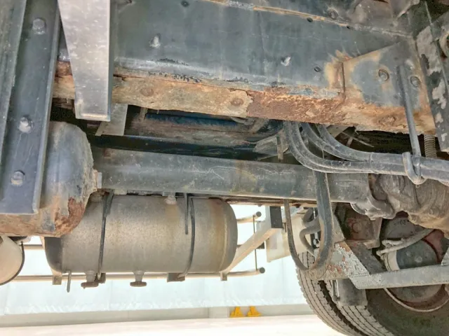 下回りの状態です。(中央後方)|UDトラックス クオン QKG-CG5ZLの写真35