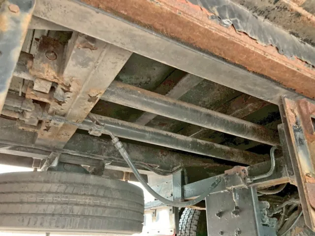 下回りの状態です。(後方)|UDトラックス クオン QKG-CG5ZLの写真38