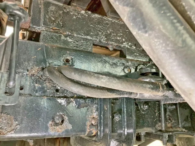 左右メインフレーム全体に腐食があります。(助手席側前方)|いすゞ エルフ TKG-NPR85AR(2WD)の写真26