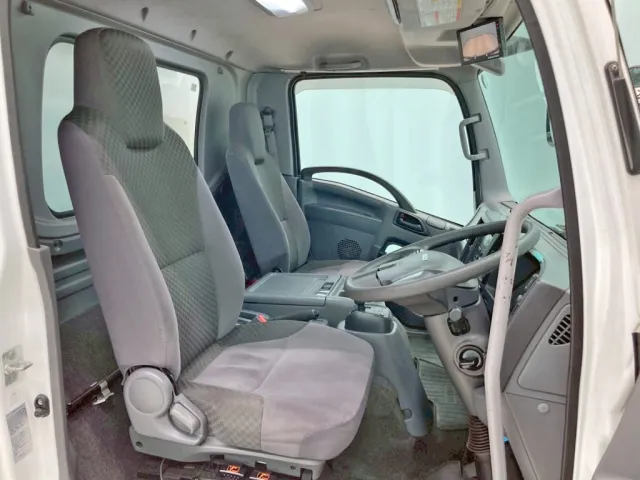 ベッドレスキャビンです。|いすゞ フォワード 2PG-FRR90S1(2WD)の写真7