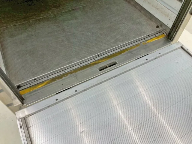 ゲートを上限まで上げた状態です。|いすゞ フォワード 2PG-FRR90S1(2WD)の写真15