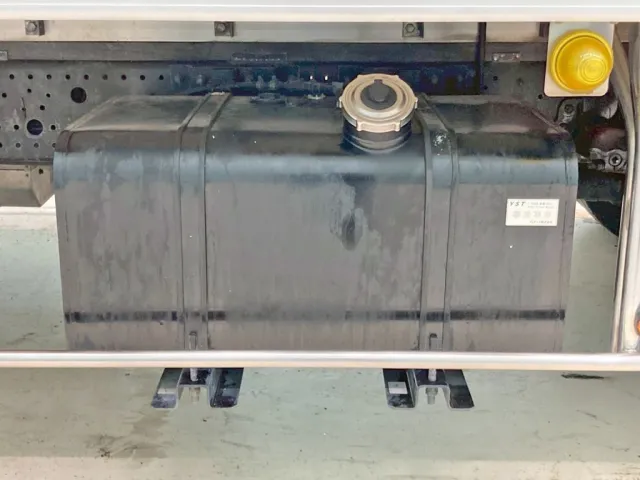 燃料タンクは150Lです。|いすゞ フォワード 2PG-FRR90S1(2WD)の写真26