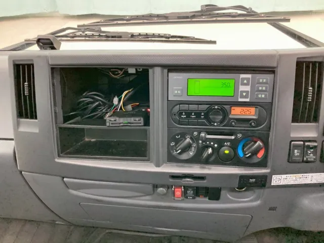 コンソールボックスが欠品しています。|いすゞ フォワード 2PG-FRR90S1(2WD)の写真28