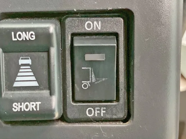 ゲートのメインスイッチです。|いすゞ フォワード 2PG-FRR90S1(2WD)の写真31