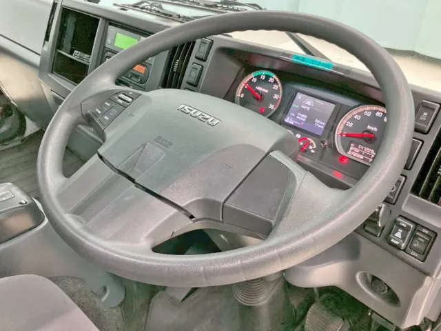 ハンドルグリップにスレがあります。|いすゞ フォワード 2PG-FRR90S1(2WD)の写真32