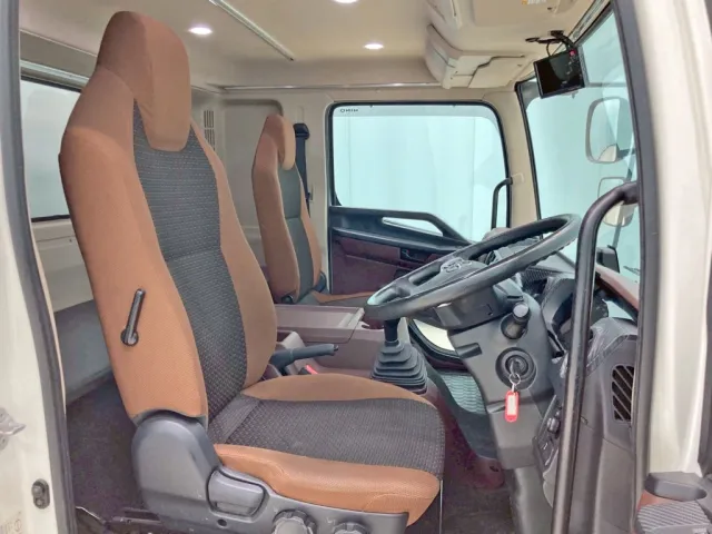 日野 レンジャー 2KG-FD2ABA(2WD)の写真7