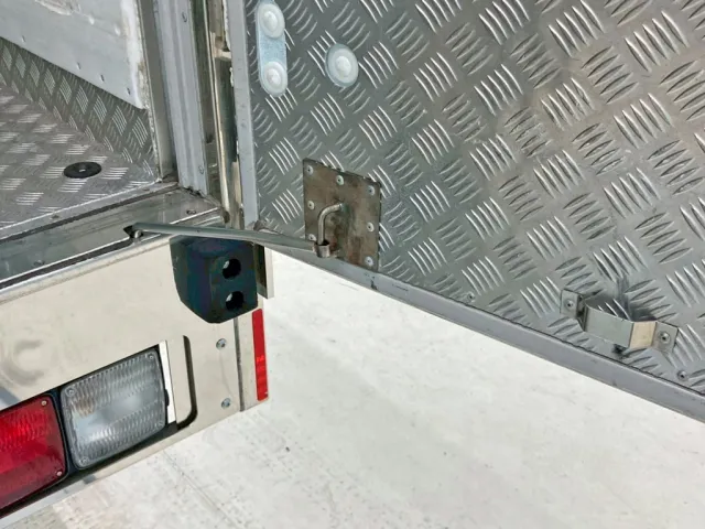 運転席側ストッパーの状態です。|日野 レンジャー 2KG-FD2ABA(2WD)の写真12