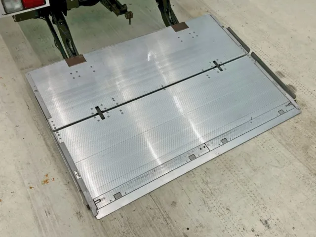 ゲートのステージの状態です。|日野 レンジャー 2KG-FD2ABA(2WD)の写真17