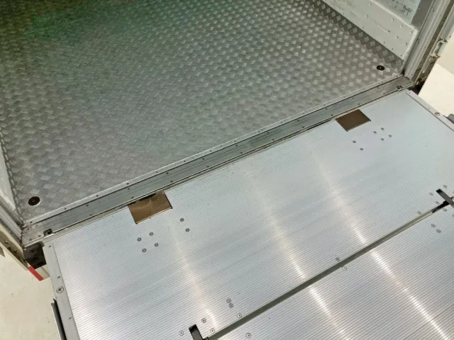 ゲートを上限まで上げた状態です。|日野 レンジャー 2KG-FD2ABA(2WD)の写真18