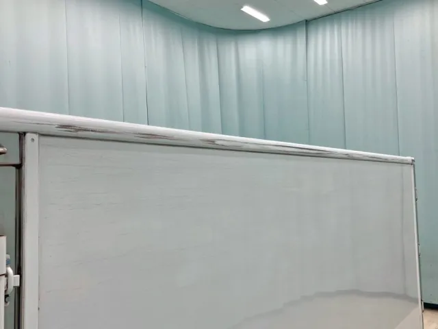 ボディー上部に引きキズがあります。(中央部)|日野 レンジャー 2KG-FD2ABA(2WD)の写真28