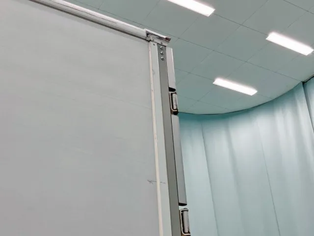 ボディー助手席側上部にキズがあります。|日野 レンジャー 2KG-FD2ABA(2WD)の写真29