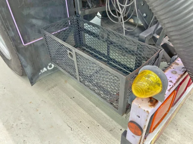 助手席側に物入れが付いています。|UDトラックス クオン QDG-CV5YLの写真15