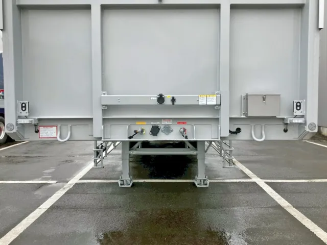 ボディー前方左右にもウイングの開閉スイッチが付いています。|トレクス  PFB34118の写真23