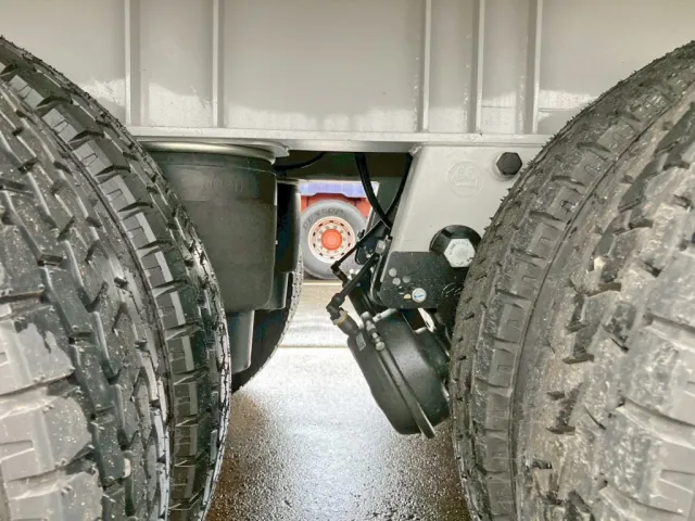 エアサスです。|トレクス  PFB34118の写真5