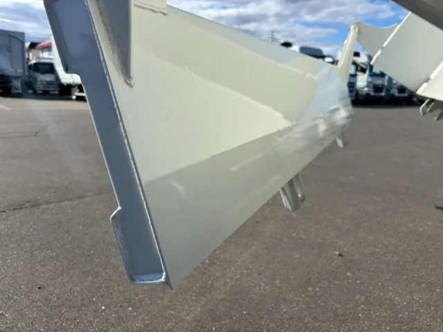 いすゞ フォワード 2RG-FRR90S3(2WD)の写真15