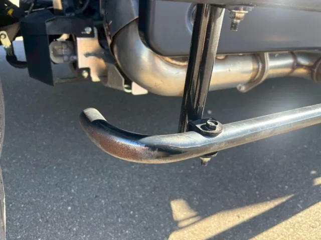 運転席側サイドバンパーに置き錆あります。|いすゞ フォワード 2RG-FRR90S3(2WD)の写真18