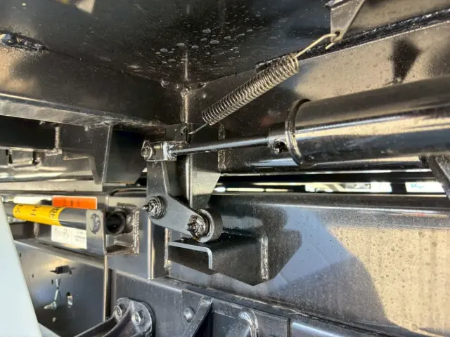シャーシとネタの状態です。|いすゞ フォワード 2RG-FRR90S3(2WD)の写真7