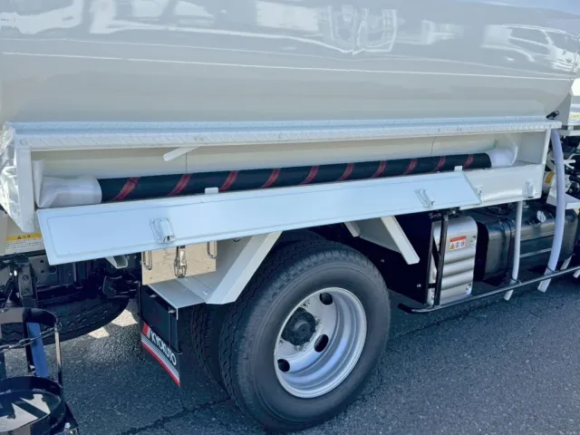 運転席側のホースです。|日野 デュトロ 2KG-XZU600E(2WD)の写真14