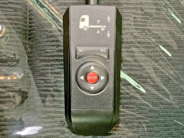 エアサスのコントローラーです。|三菱 スーパーグレート 2PG-FS84VZの写真17