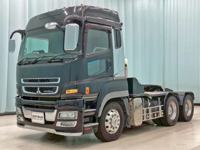 ホイールはアルミ製・サイドバンパーはステンレス製です。|三菱 スーパーグレート QKG-FV60VJRの写真1