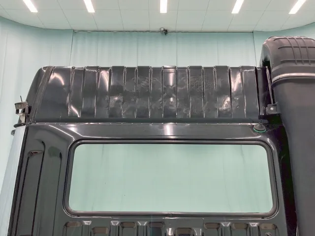 キャブバックにシールはがし跡があります。|三菱 スーパーグレート QKG-FV60VJRの写真12