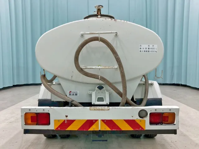 積載物は水です。|日野 レンジャー ADG-FC6JCWA(2WD)の写真13