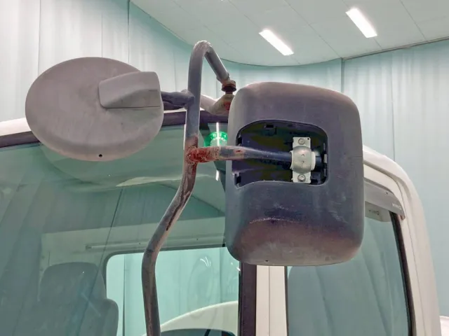 助手席側サイドミラー取り付け部カバー欠品しています。|日野 レンジャー ADG-FC6JCWA(2WD)の写真26