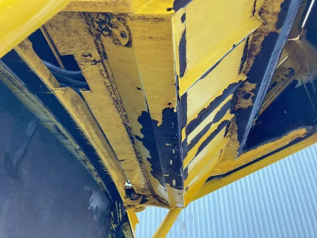 ホッパー裏側にサビがあります。(助手席側)|トヨタ カゼット 2RG-XZU605A(2WD)の写真13