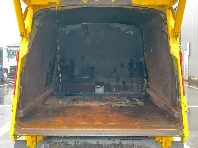 タンク内部の状態です。|トヨタ カゼット 2RG-XZU605A(2WD)の写真15