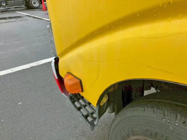 助手席ドアにキズ・ヘコミがあります。|トヨタ カゼット 2RG-XZU605A(2WD)の写真37