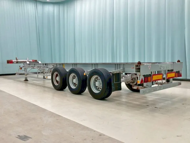 40フィート積載時の状態です。(リヤバンパー格納)|フルハーフ  KFKGG340S改の写真5