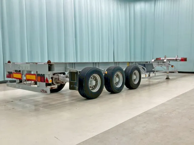 40フィート積載時の状態です。(リヤバンパー格納)|フルハーフ  KFKGG340S改の写真6