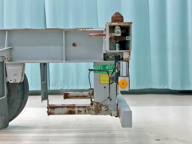 リヤバンパー格納時の状態です。(40フィート積載時)|フルハーフ  KFKGG340S改の写真16