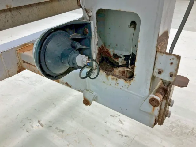 リヤバンパーは左右ロックピンを抜いて延長します。(助手席側)|フルハーフ  KFKGG340S改の写真17