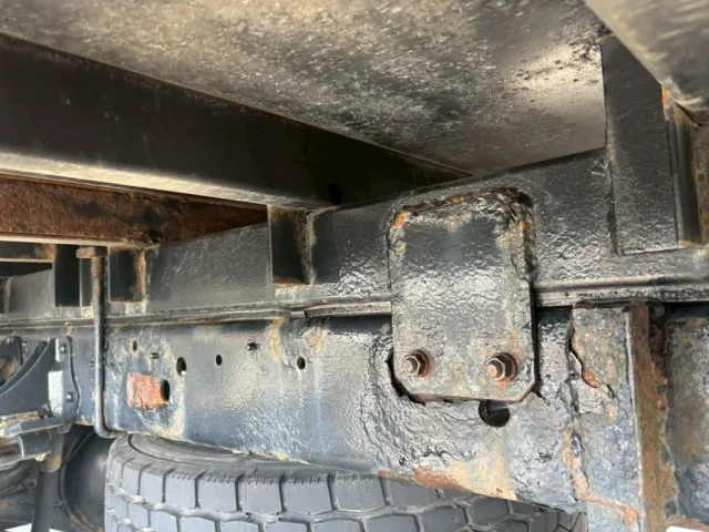 シャーシとネタの状態です。|日野 レンジャー 2PG-FE2ABAの写真6