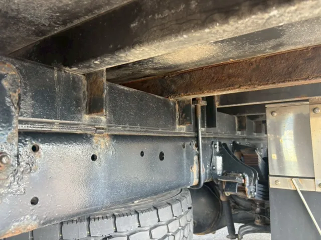 シャーシとネタの状態です。|日野 レンジャー 2PG-FE2ABAの写真7