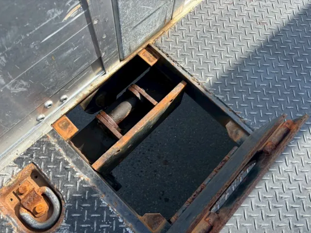 緊締装置固着しています(左右とも)|日野 レンジャー 2PG-FE2ABAの写真14